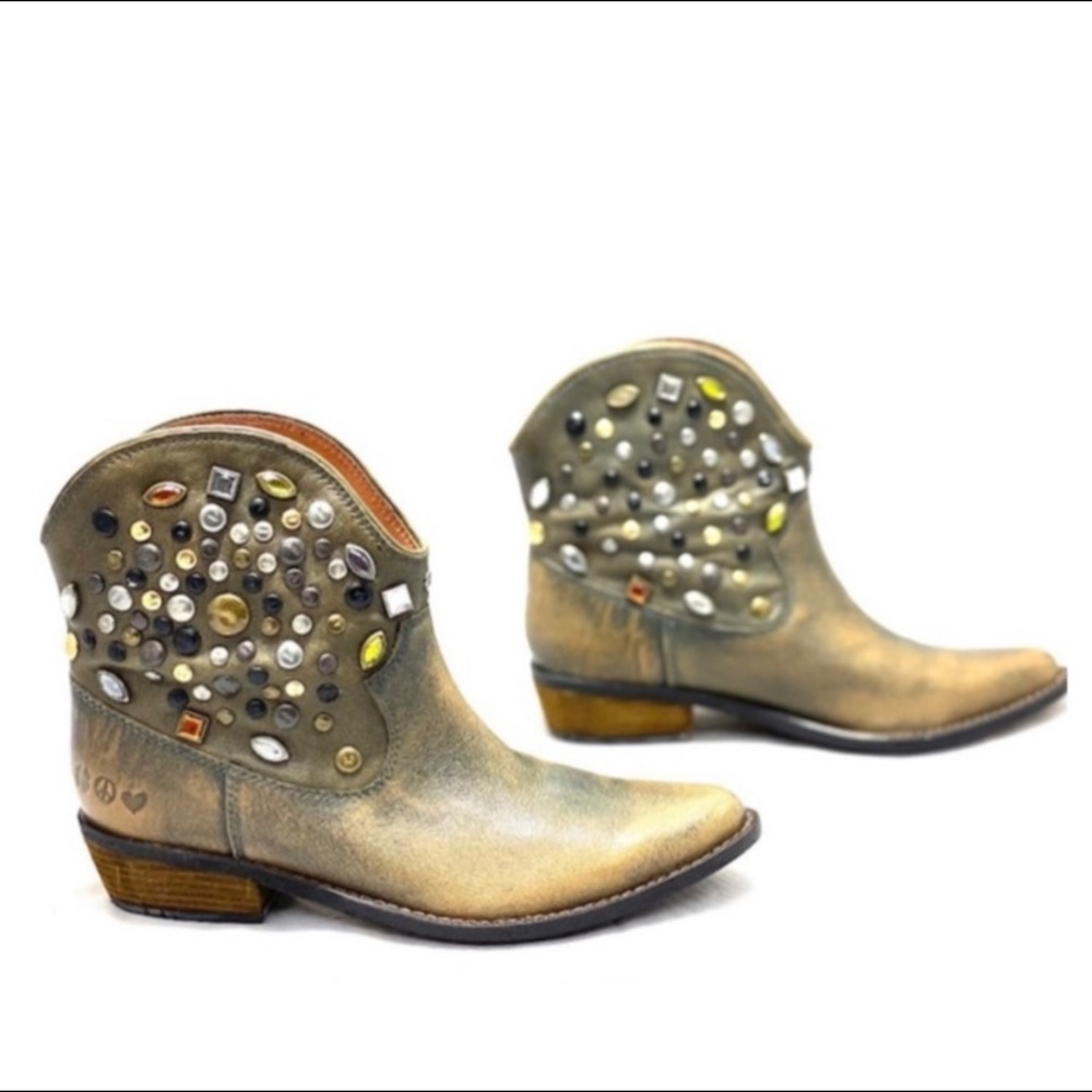 LUCKY BRAND - Chelsea Studded Booties NWOT